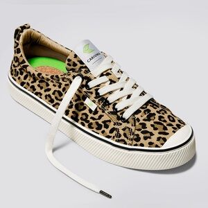 NWT Cariuma Sneakers